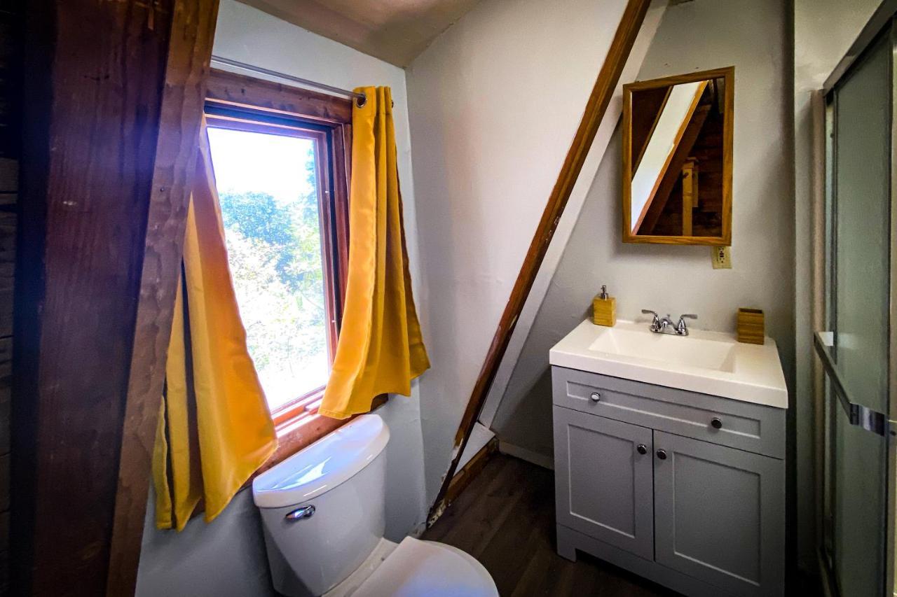 워츠버러 Hikers Haven, A Cozy Cabin Loft Above Bashakill Wildlife Refuge 빌라 외부 사진