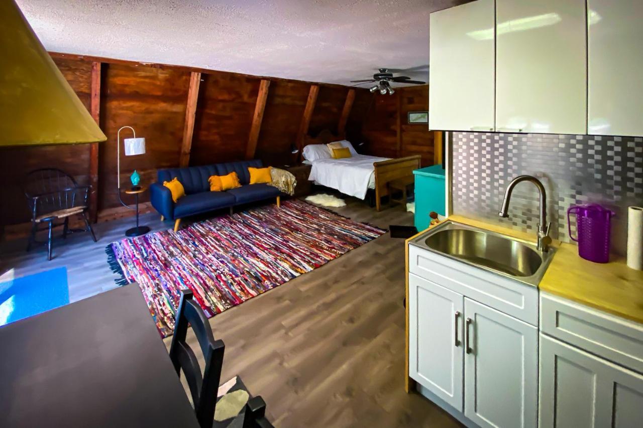 워츠버러 Hikers Haven, A Cozy Cabin Loft Above Bashakill Wildlife Refuge 빌라 외부 사진
