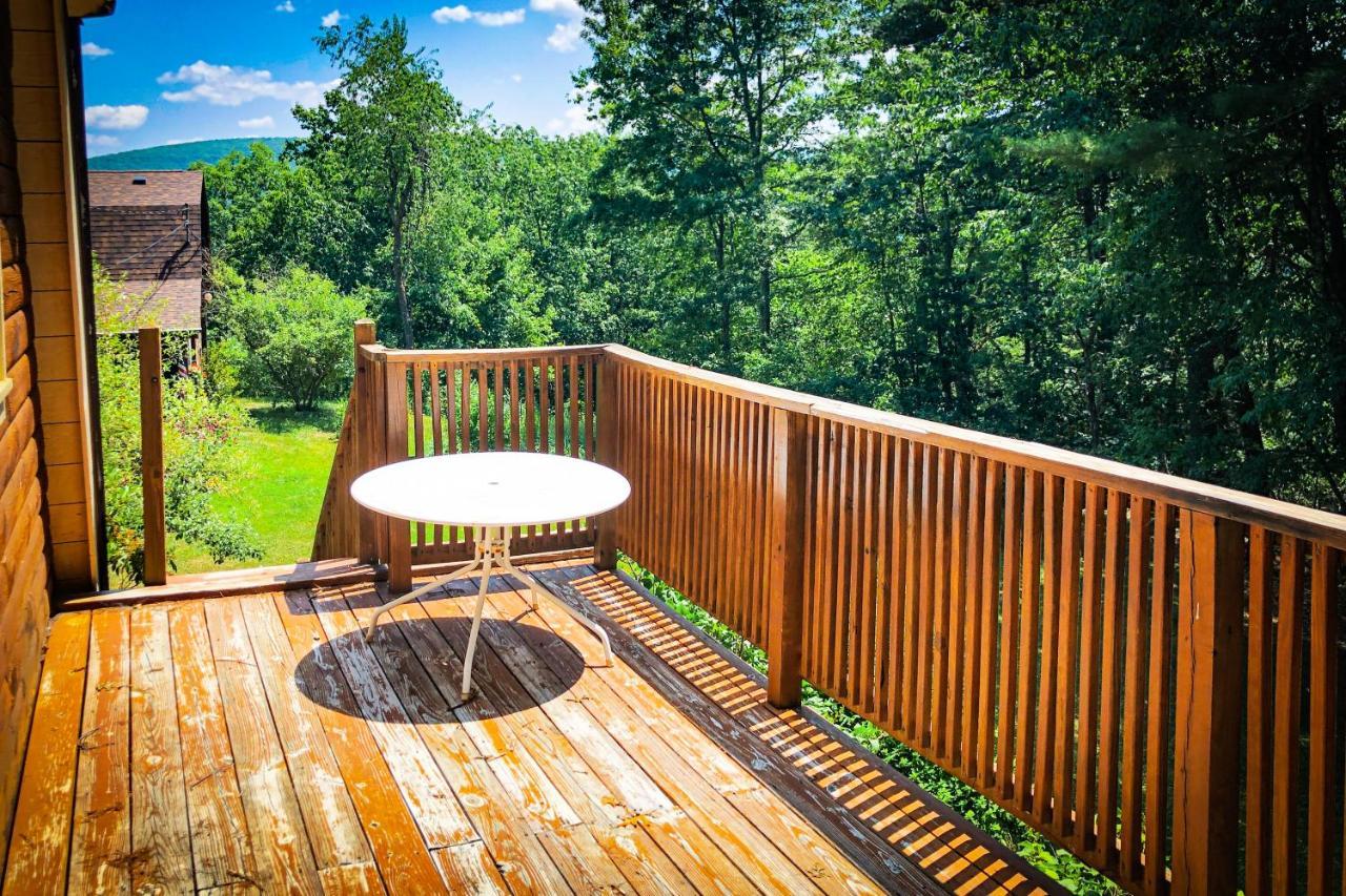 워츠버러 Hikers Haven, A Cozy Cabin Loft Above Bashakill Wildlife Refuge 빌라 외부 사진